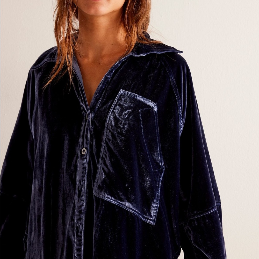 NWOT we the Free Nicht SkiesVelvet Button-Up Shirt in Dark Beautiful Royal Blue